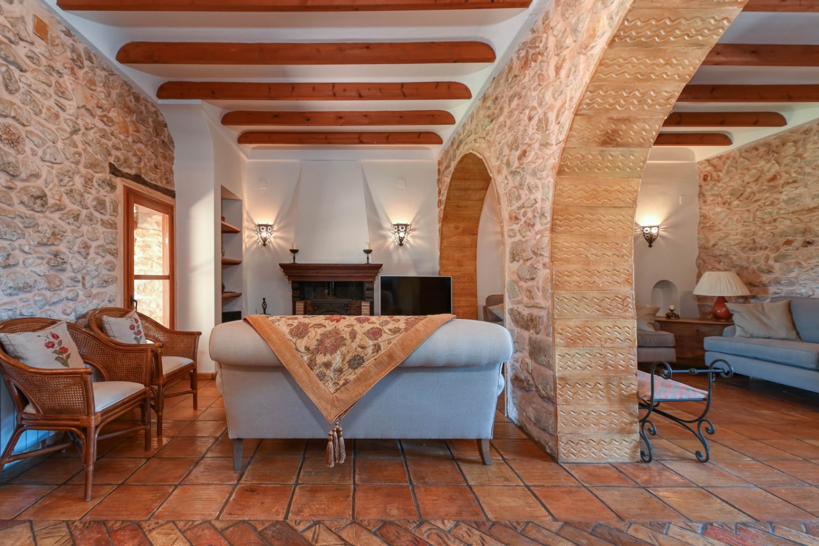 Luxury Traditional Villa for Sale in Jalón/Xaló