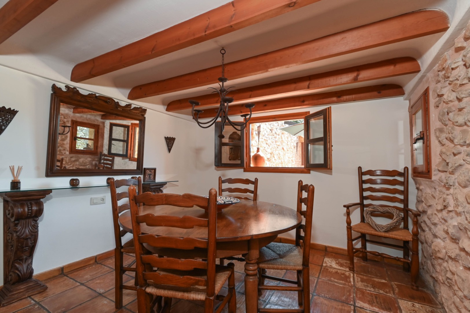 Luxury Traditional Villa for Sale in Jalón/Xaló