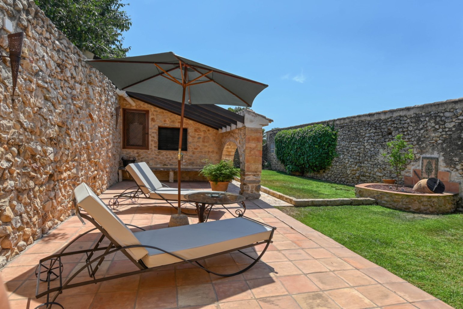 Luxury Traditional Villa for Sale in Jalón/Xaló