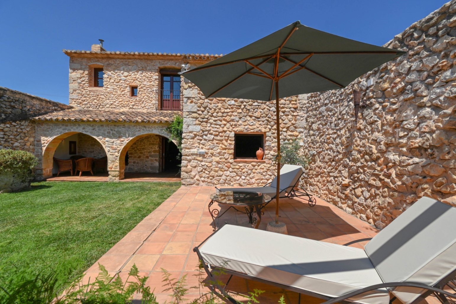 Luxury Traditional Villa for Sale in Jalón/Xaló
