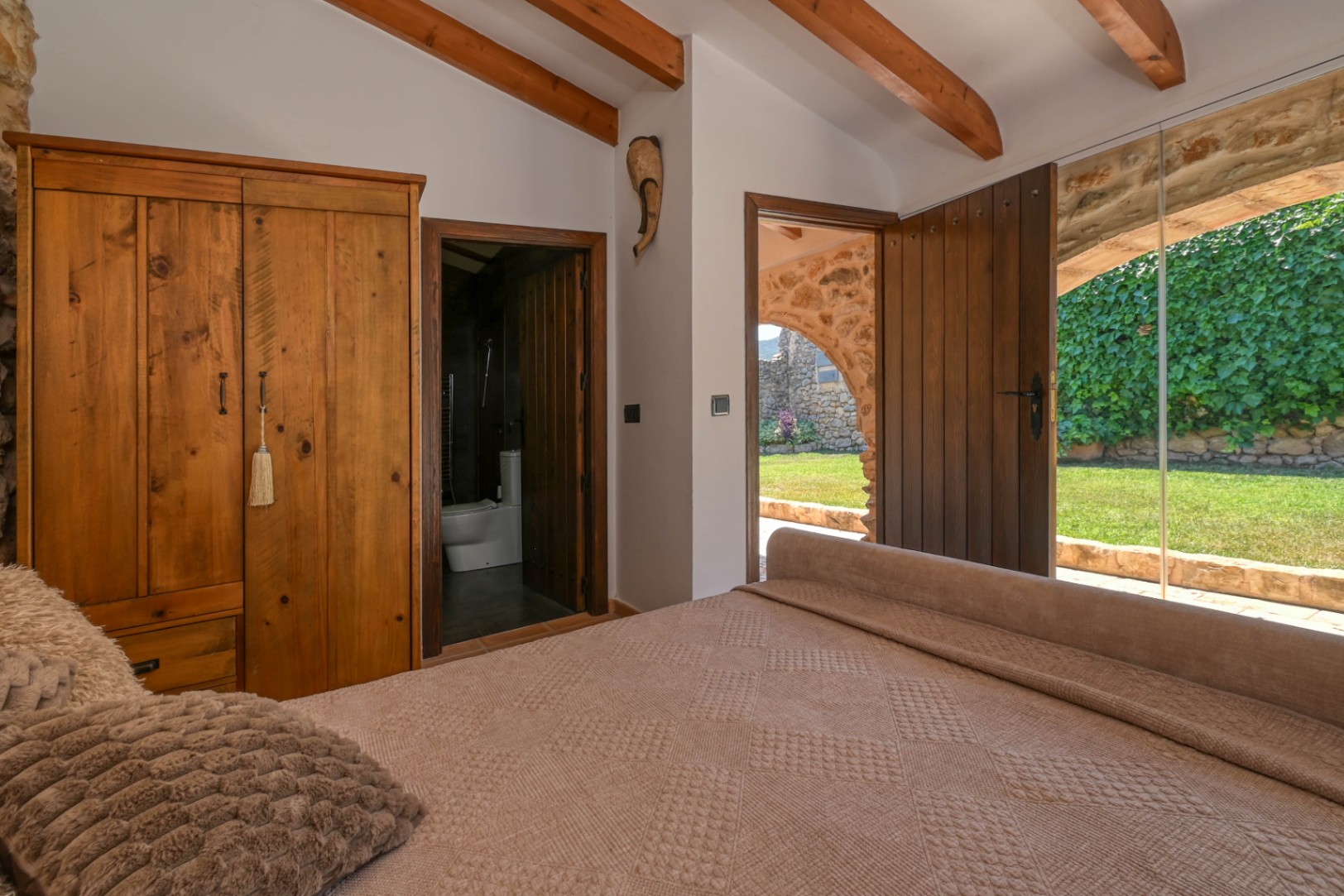 Luxury Traditional Villa for Sale in Jalón/Xaló