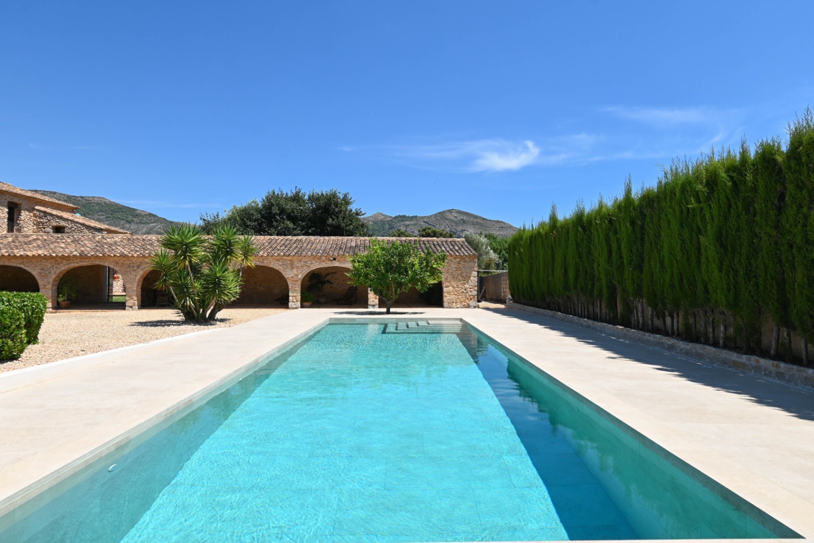 Luxury Traditional Villa for Sale in Jalón/Xaló