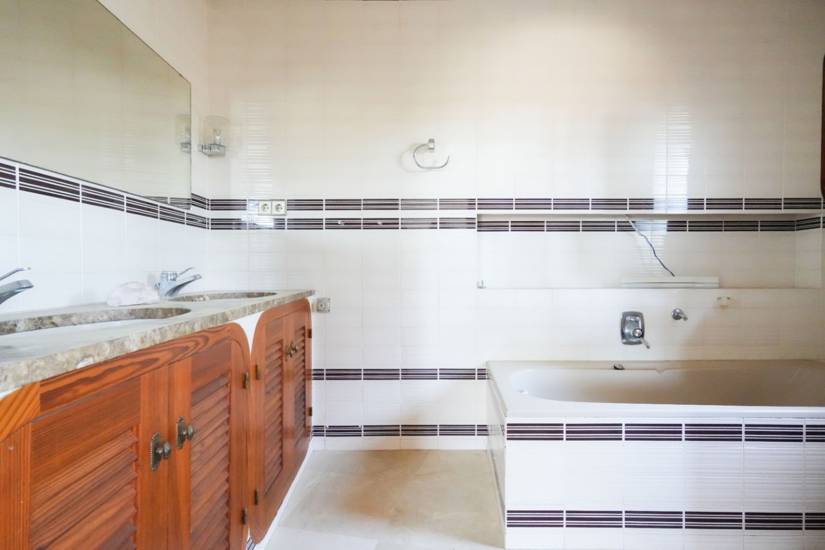 Investment property for sale in Moraira, Benimeit