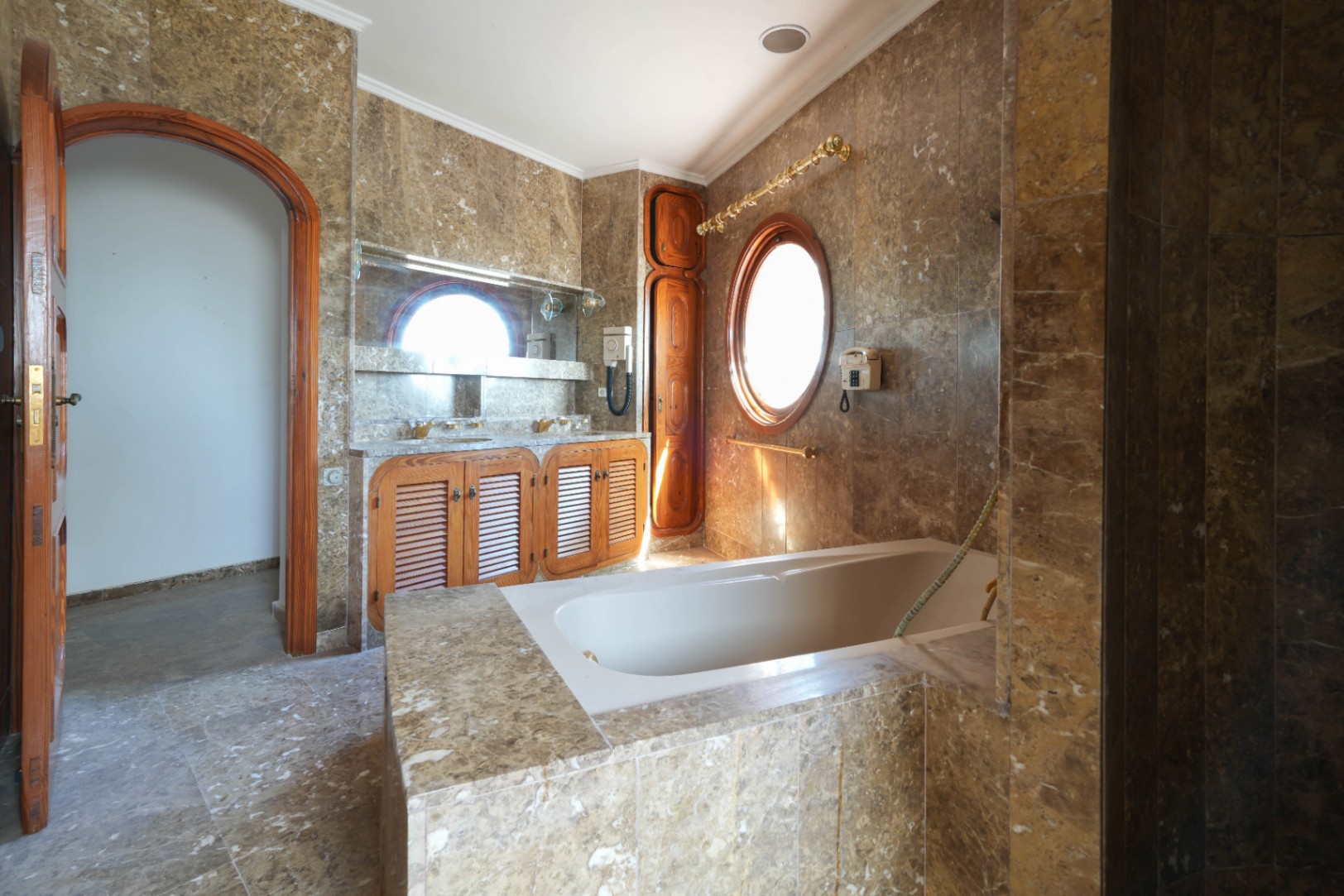 Investment property for sale in Moraira, Benimeit