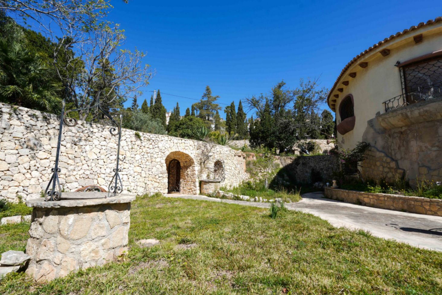 Investment property for sale in Moraira, Benimeit