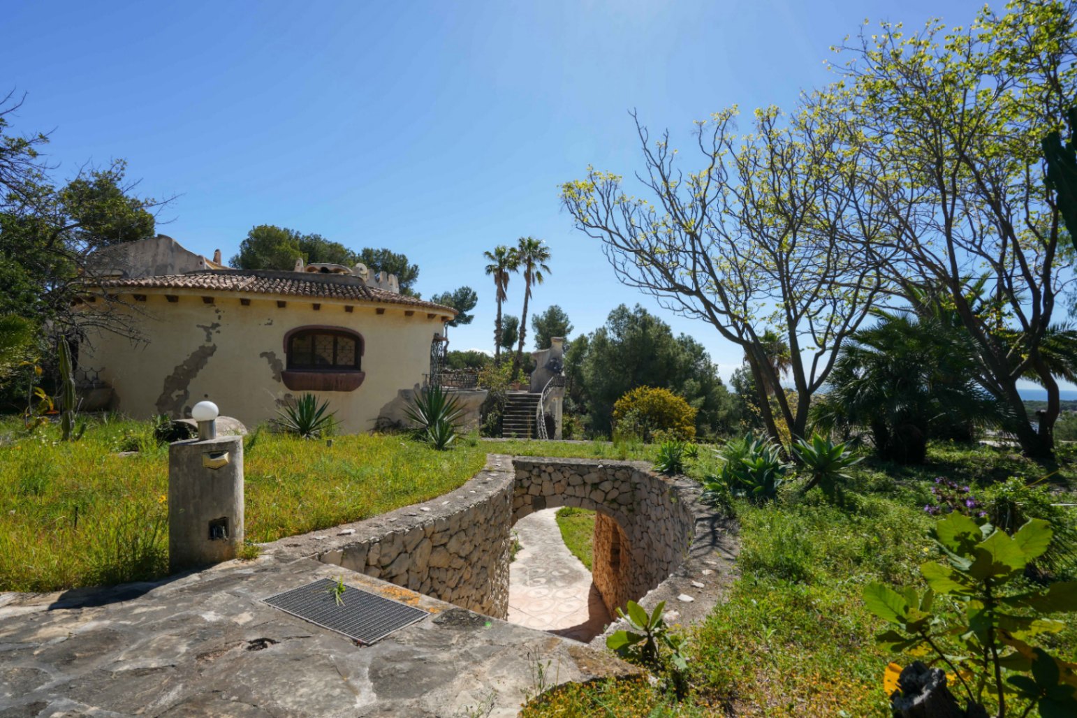 Investment property for sale in Moraira, Benimeit