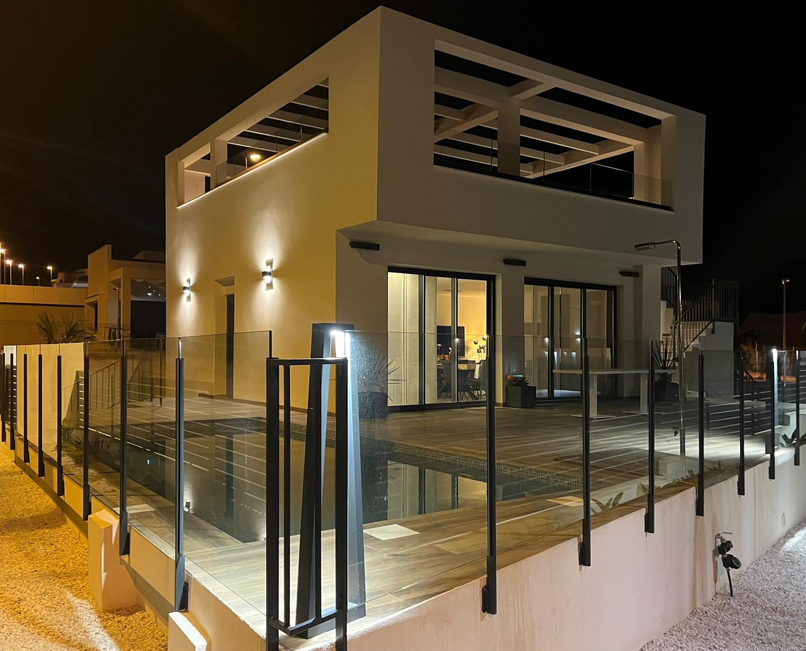 Modern villa for sale with 5 bedrooms in Polop, Alicante.