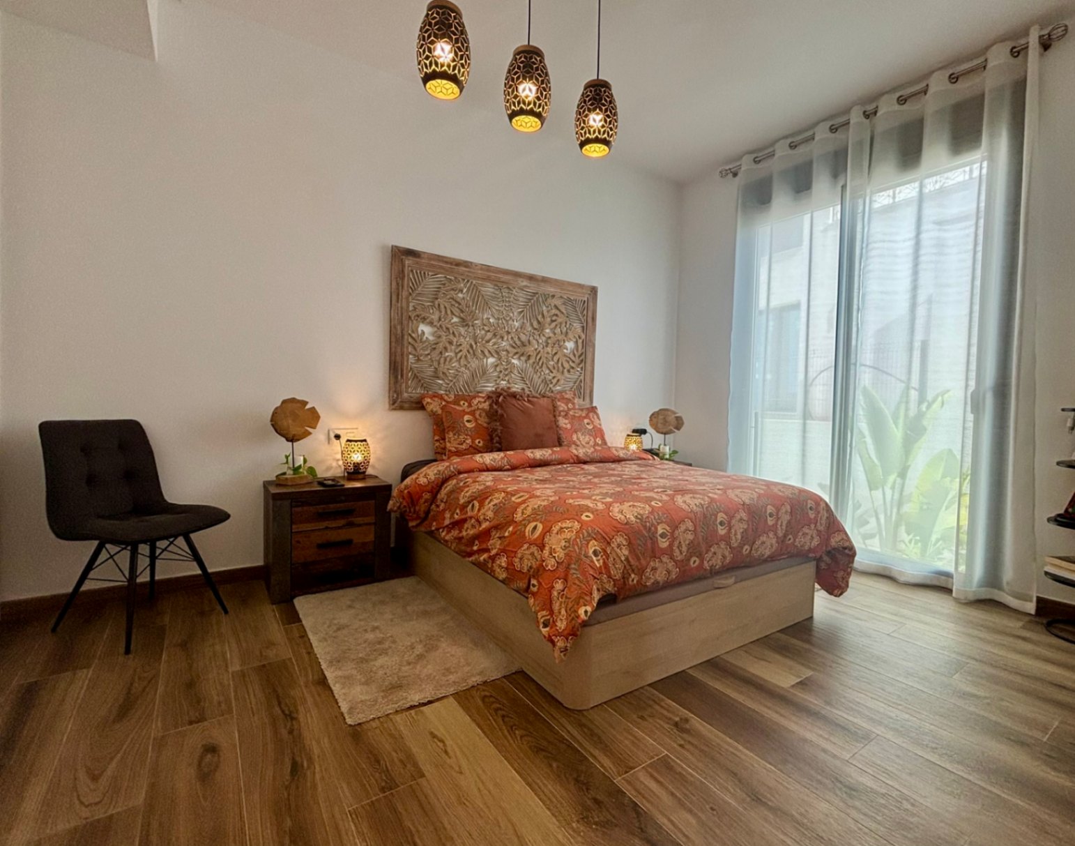 Modern villa for sale with 5 bedrooms in Polop, Alicante.