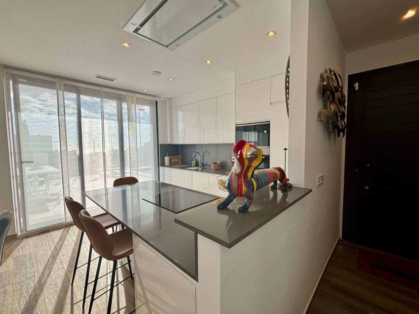 Modern villa for sale with 5 bedrooms in Polop, Alicante.