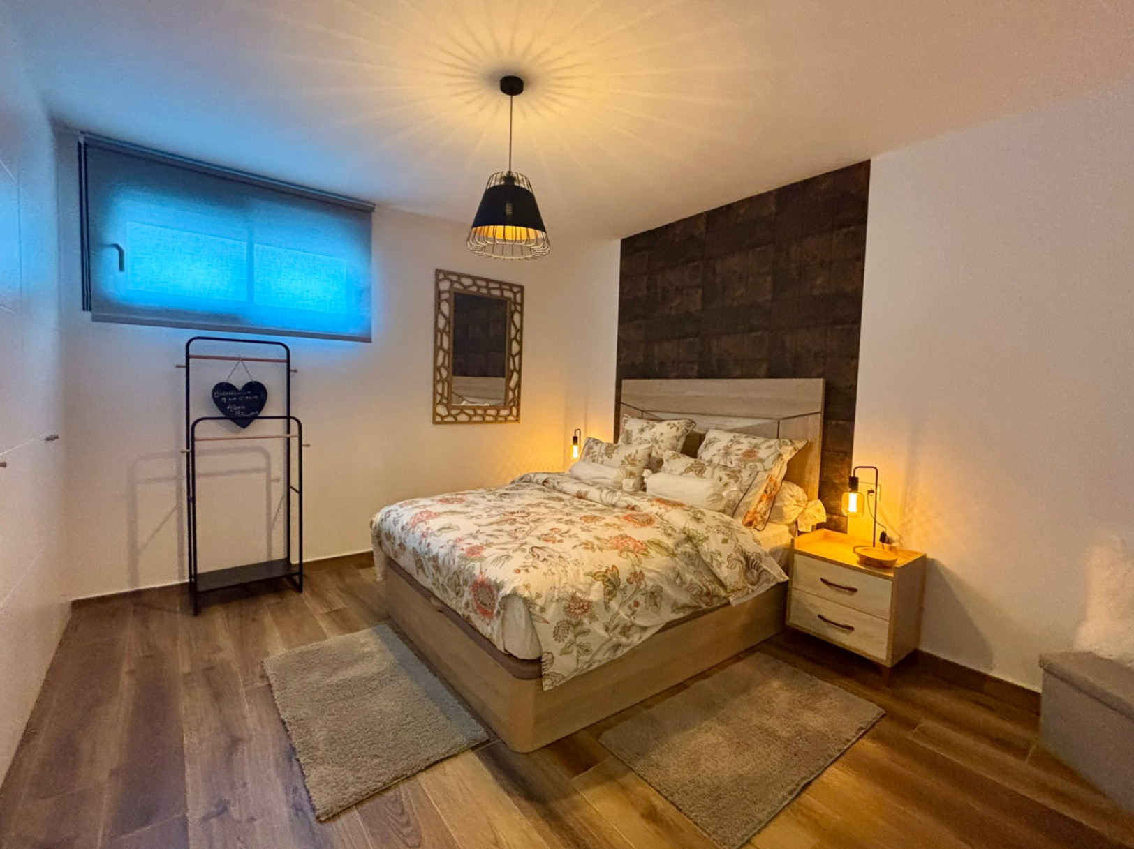 Modern villa for sale with 5 bedrooms in Polop, Alicante.
