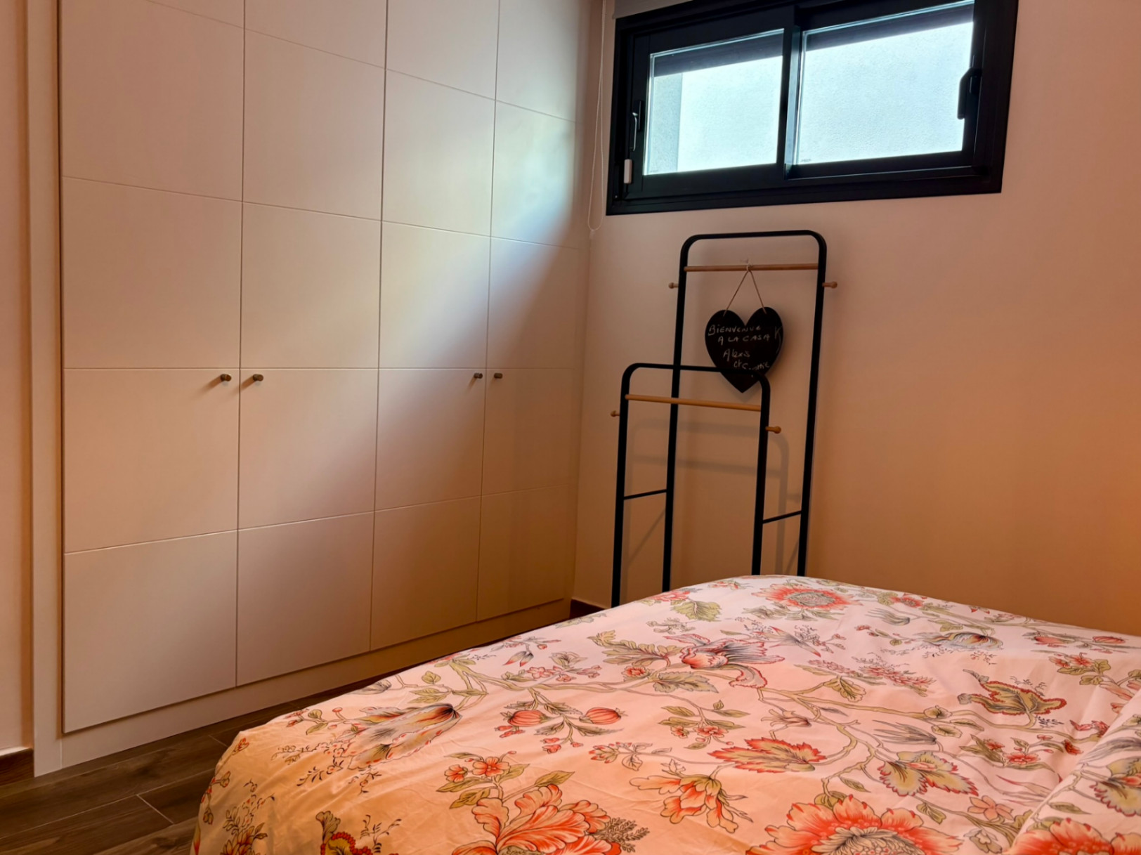 Modern villa for sale with 5 bedrooms in Polop, Alicante.