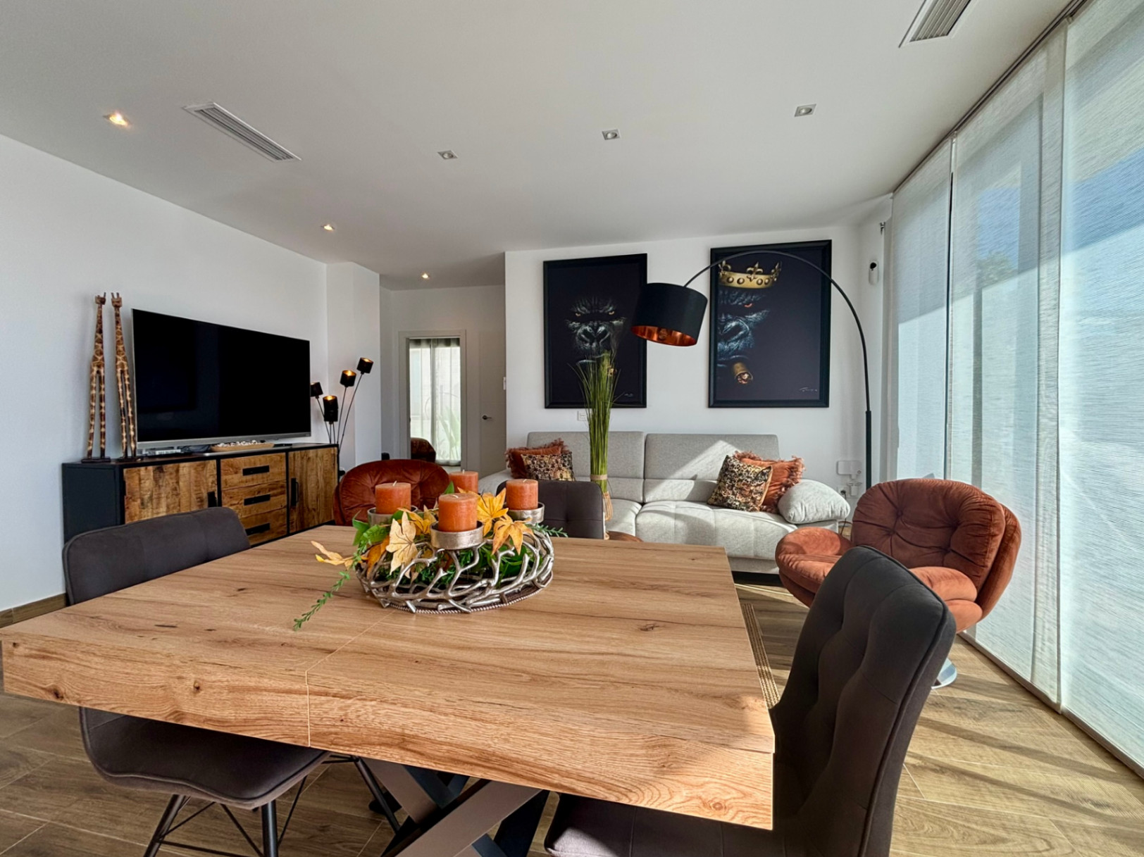 Modern villa for sale with 5 bedrooms in Polop, Alicante.