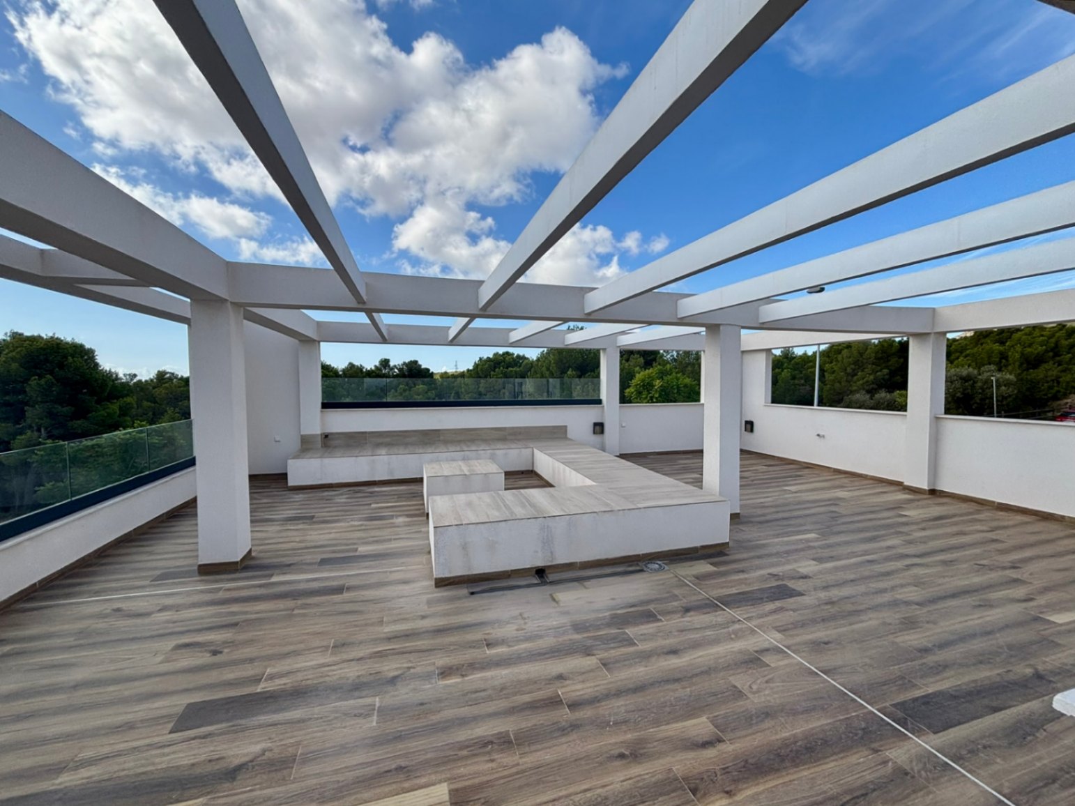 Modern villa for sale with 5 bedrooms in Polop, Alicante.