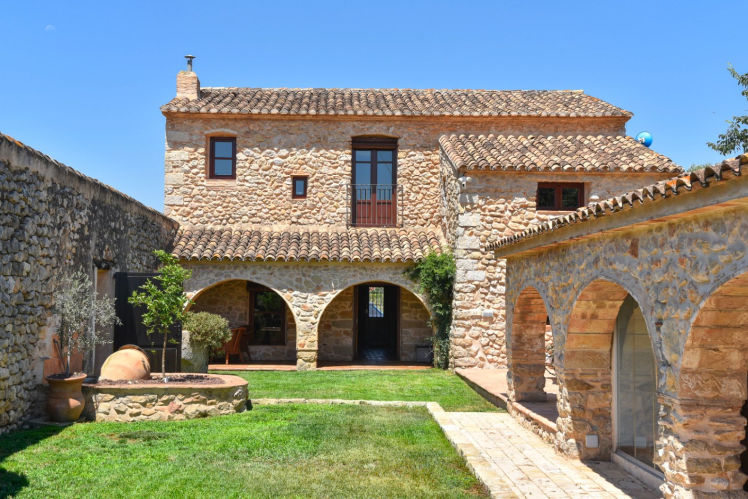 Luxury Traditional Villa for Sale in Jalón/Xaló