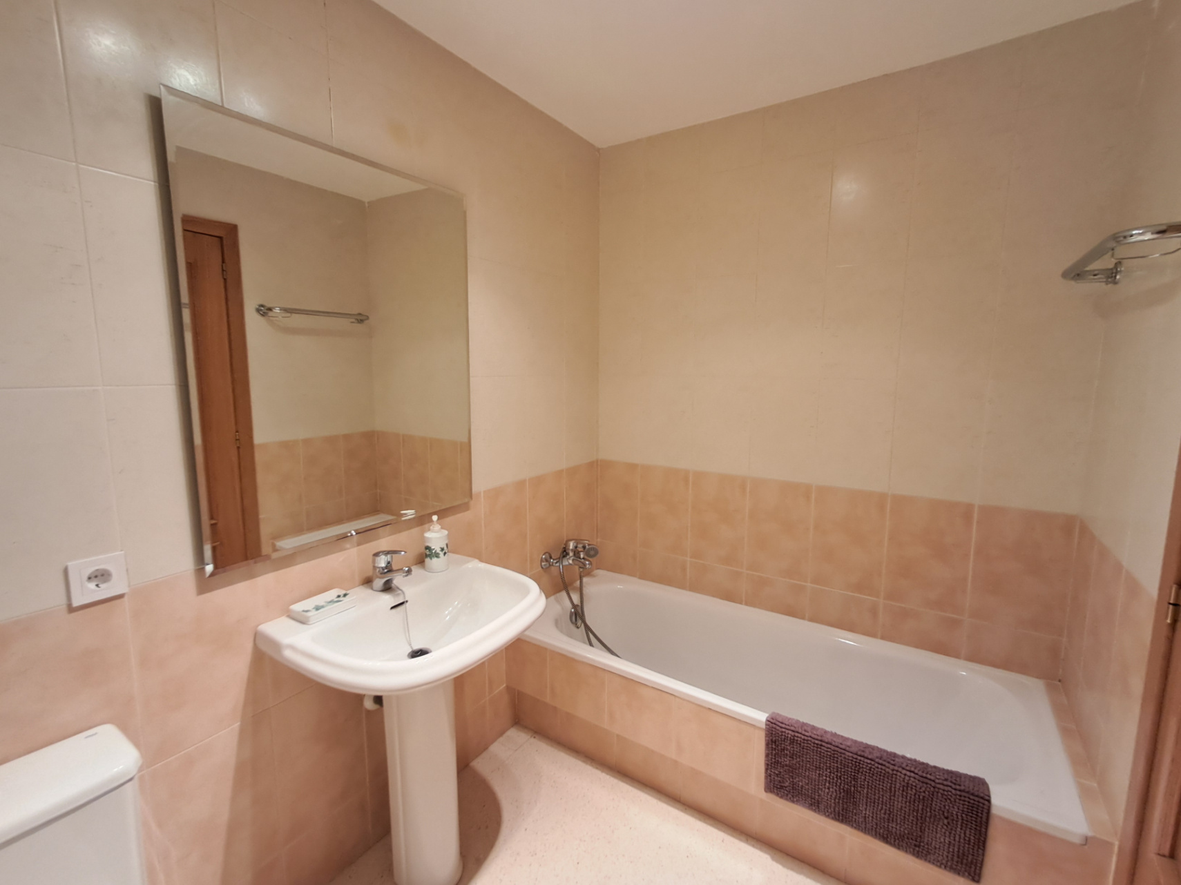 Na sprzedaż apartament z 3 sypialniami i spektakularnym widokiem na plażę Poniente w Benidormie