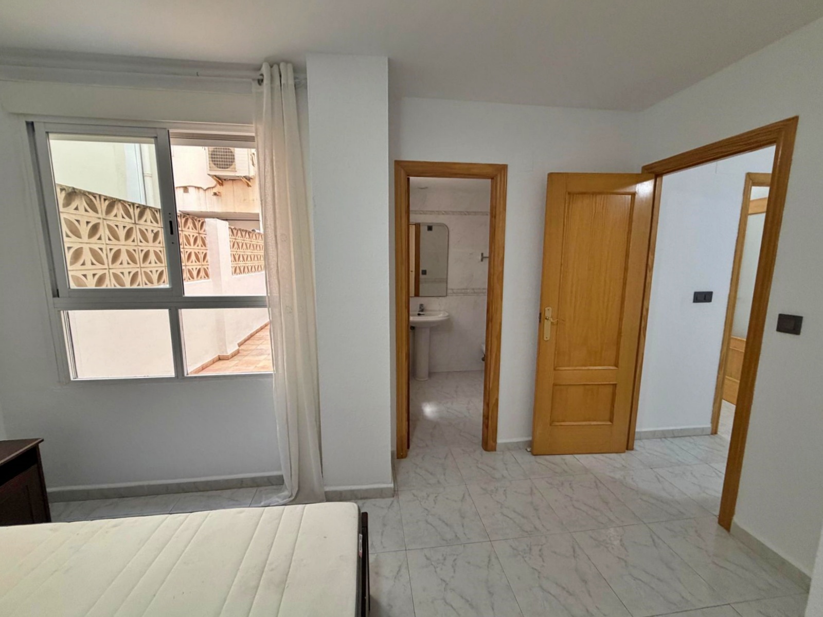 Long-term rental in Jávea Port available now.
