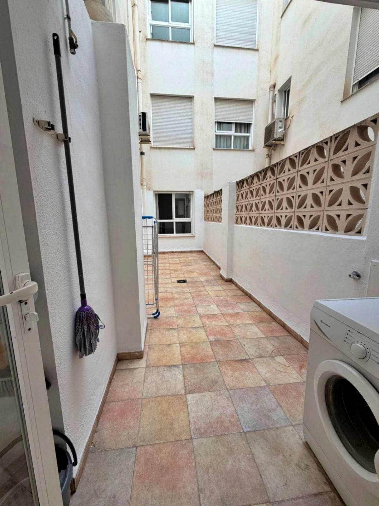 Long-term rental in Jávea Port available now.