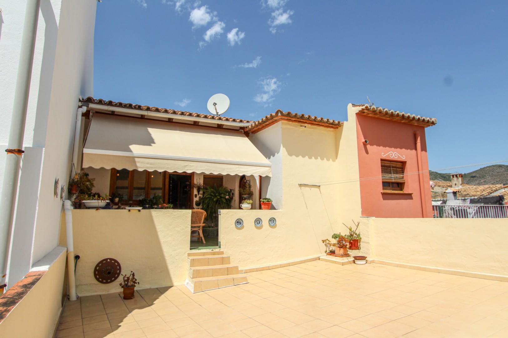 Exclusive 3-Bed Apartment in the Heart of Jalón