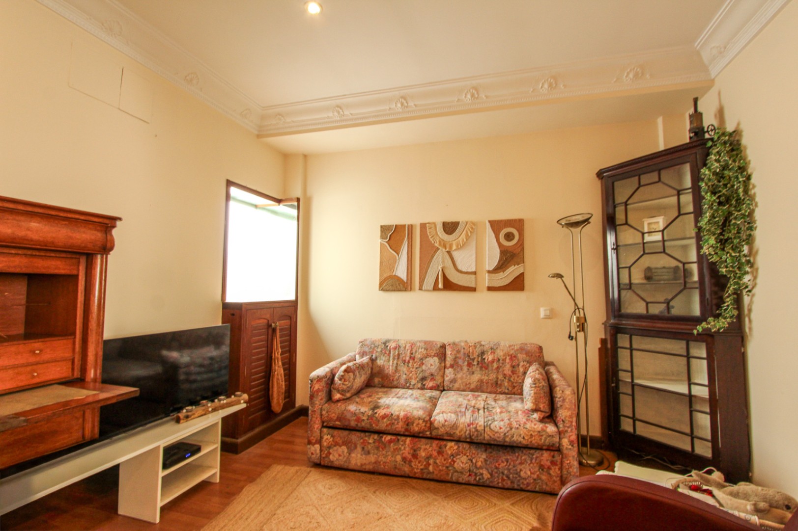 Exclusive 3-Bed Apartment in the Heart of Jalón