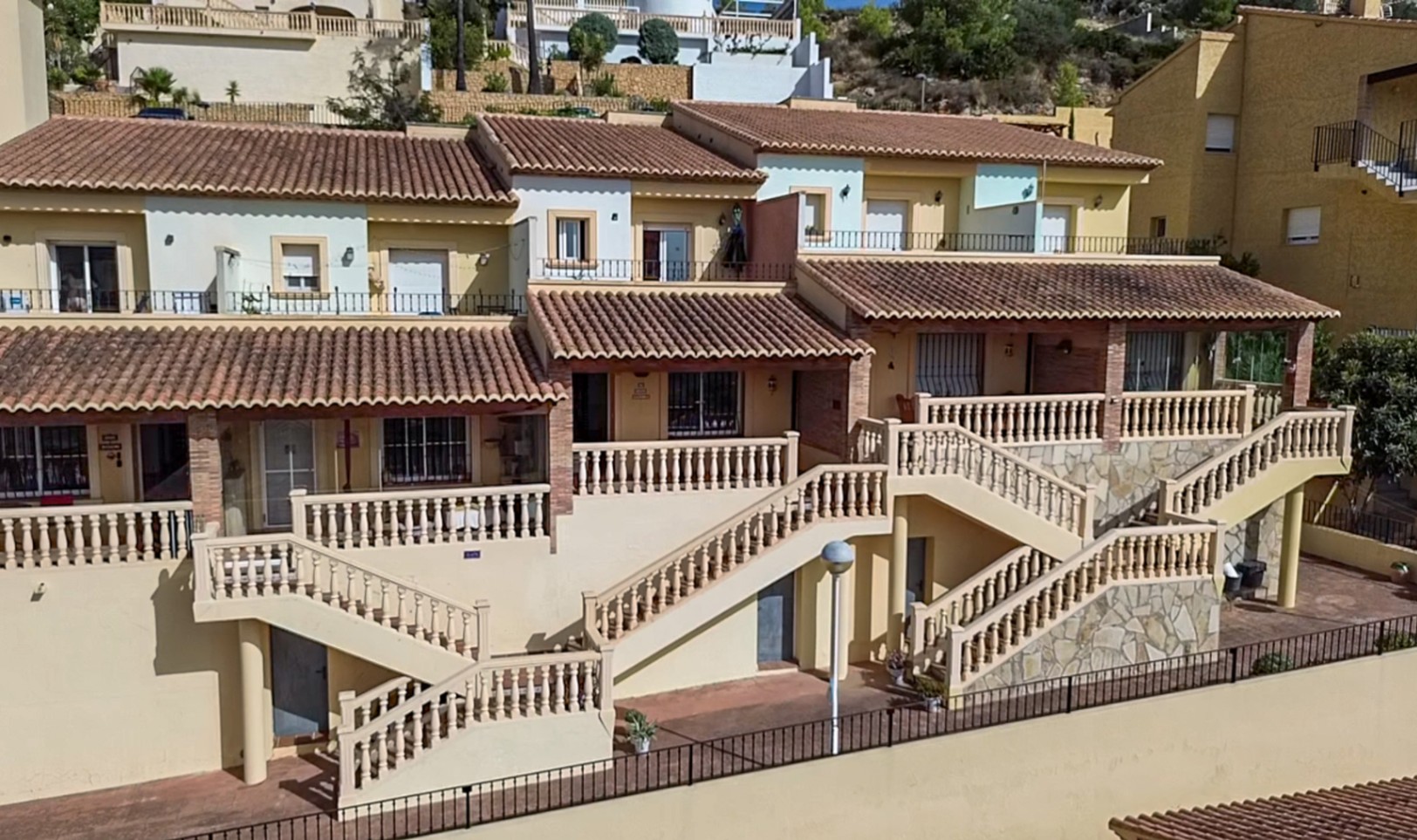 Prachtige Tussenwoning Te Koop op Bon Sol in Jalón