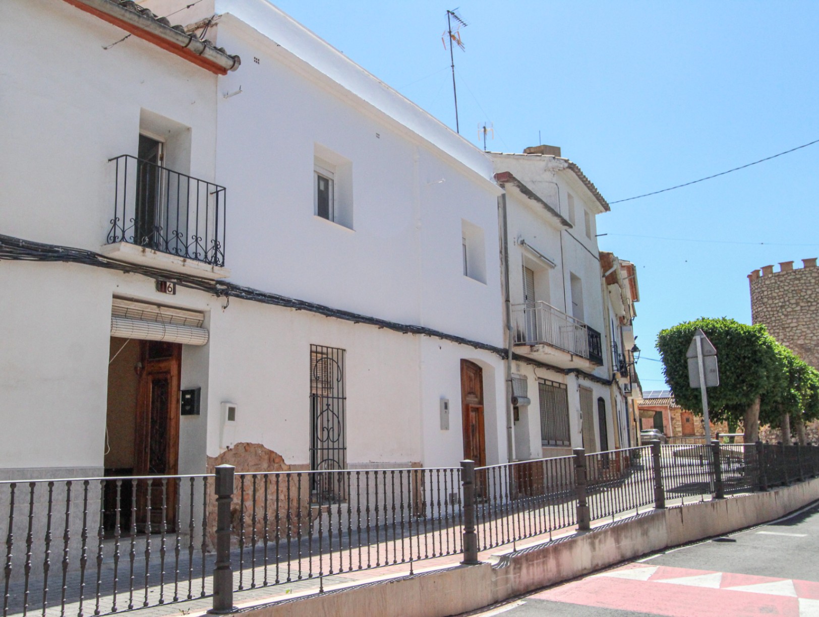 Casa adosada de 3 habitaciones renovada en venta en Murla