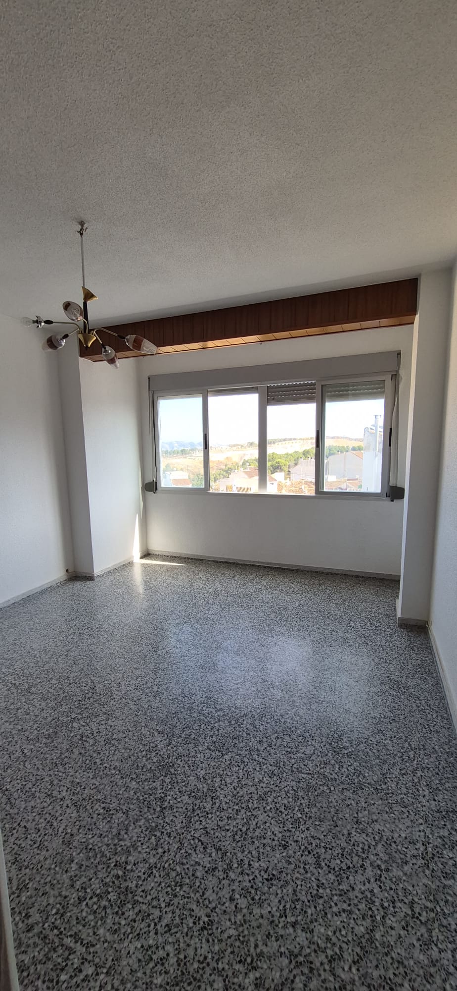 Townhouse in La Nucía Pueblo with 4 bedrooms and a good location.