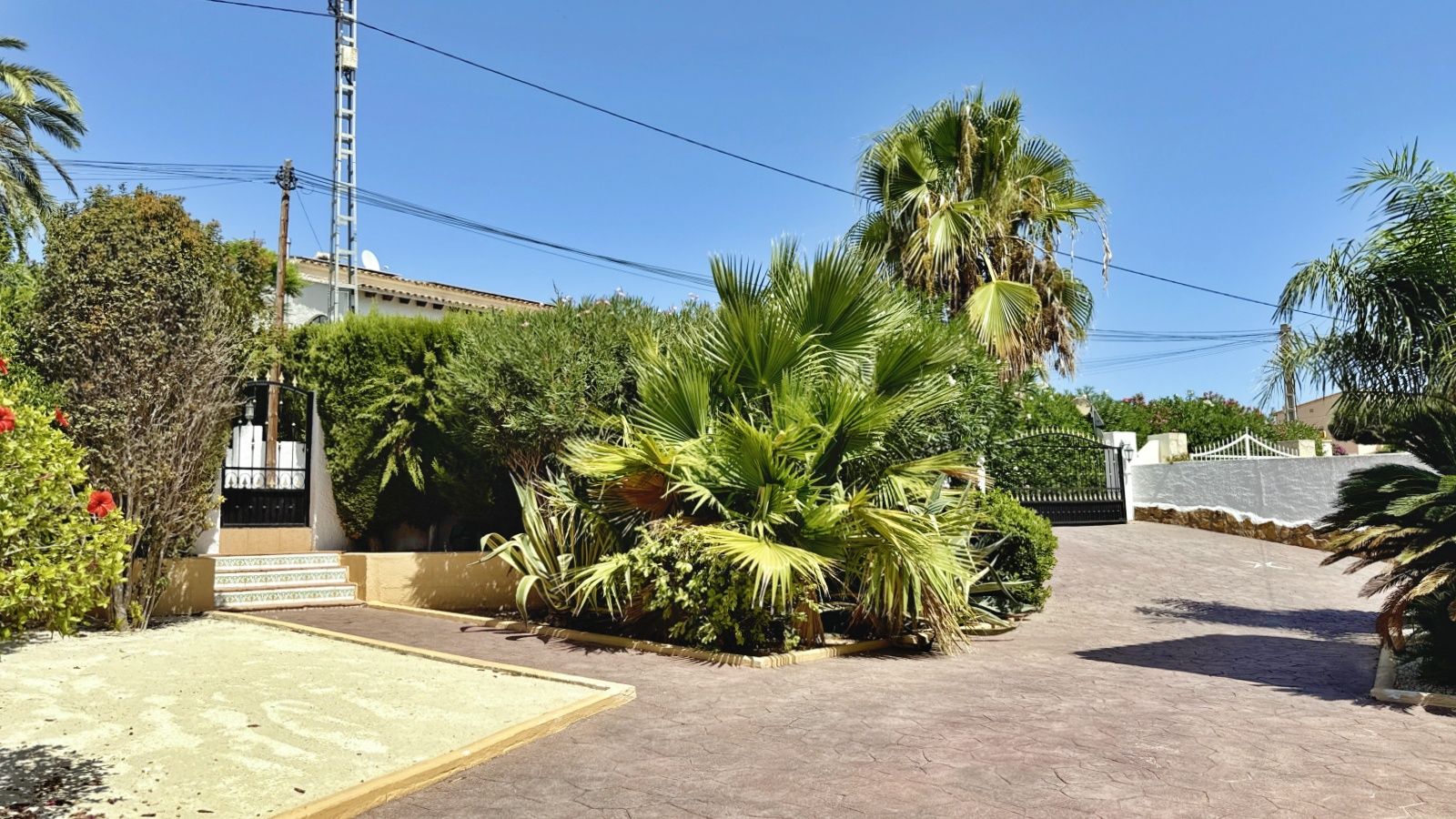 4-Bedroom Villa in Pinar del Advocat, Moraira with Large Pool