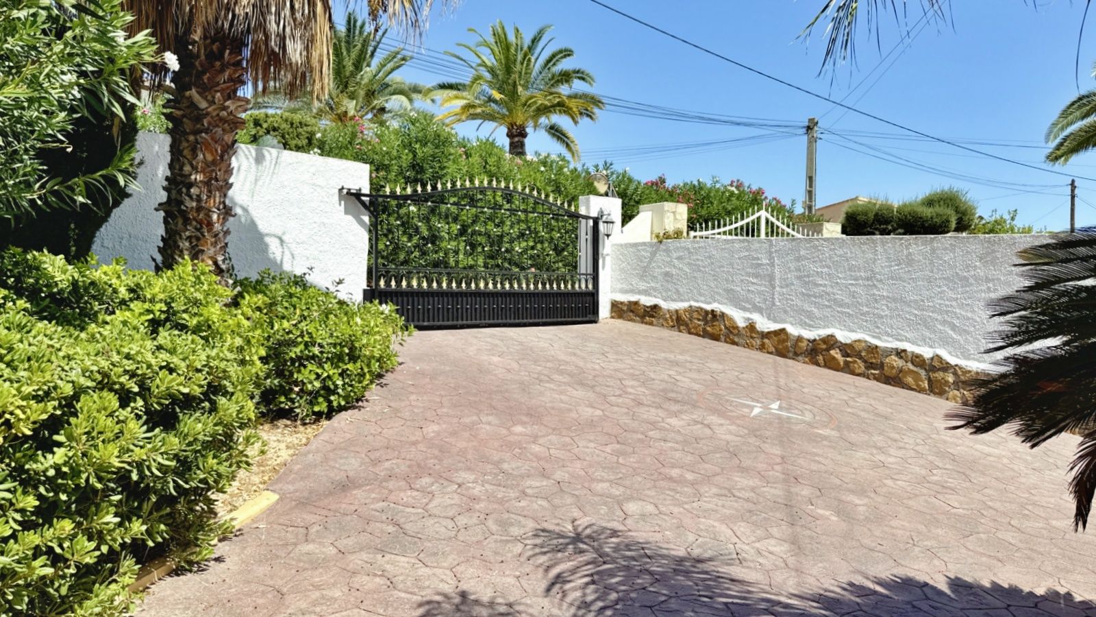 4-Bedroom Villa in Pinar del Advocat, Moraira with Large Pool