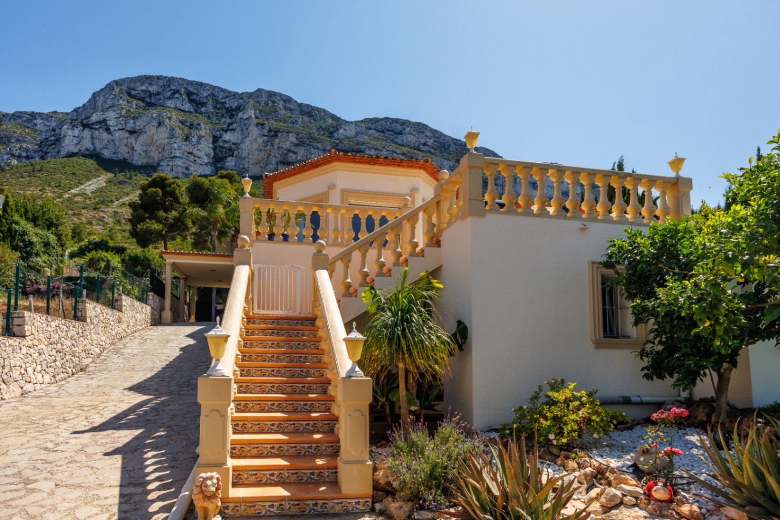 Villa with Infinity Pool & 180° Sea Views in Denia