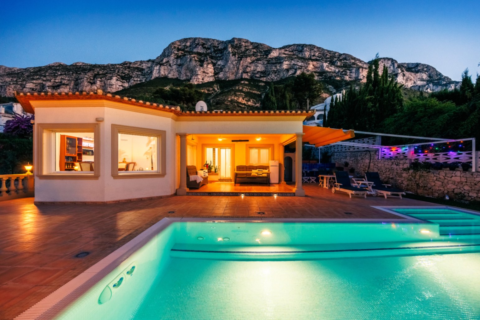 Villa with Infinity Pool & 180° Sea Views in Denia