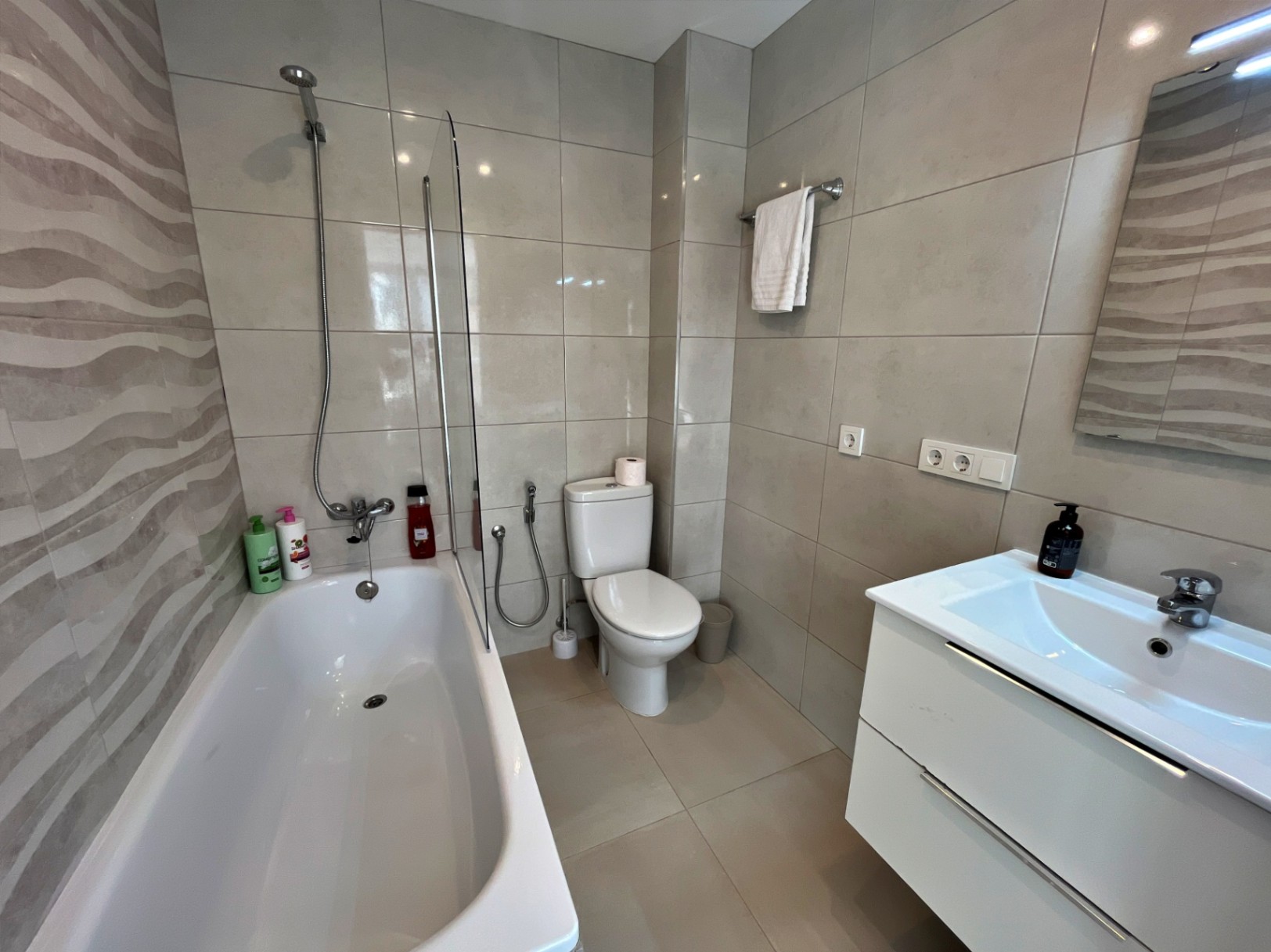 Apartamento de 2 habitaciones renovado, a 150 m de la playa