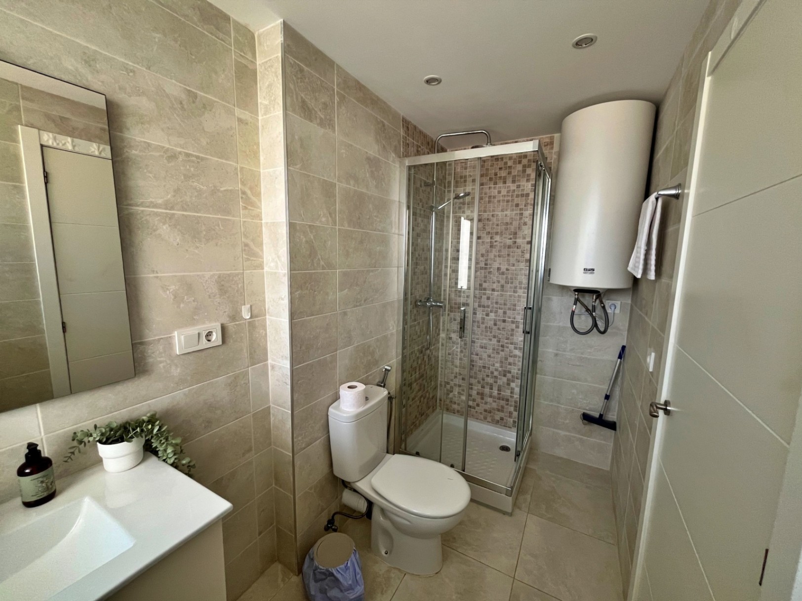 Apartamento de 2 habitaciones renovado, a 150 m de la playa