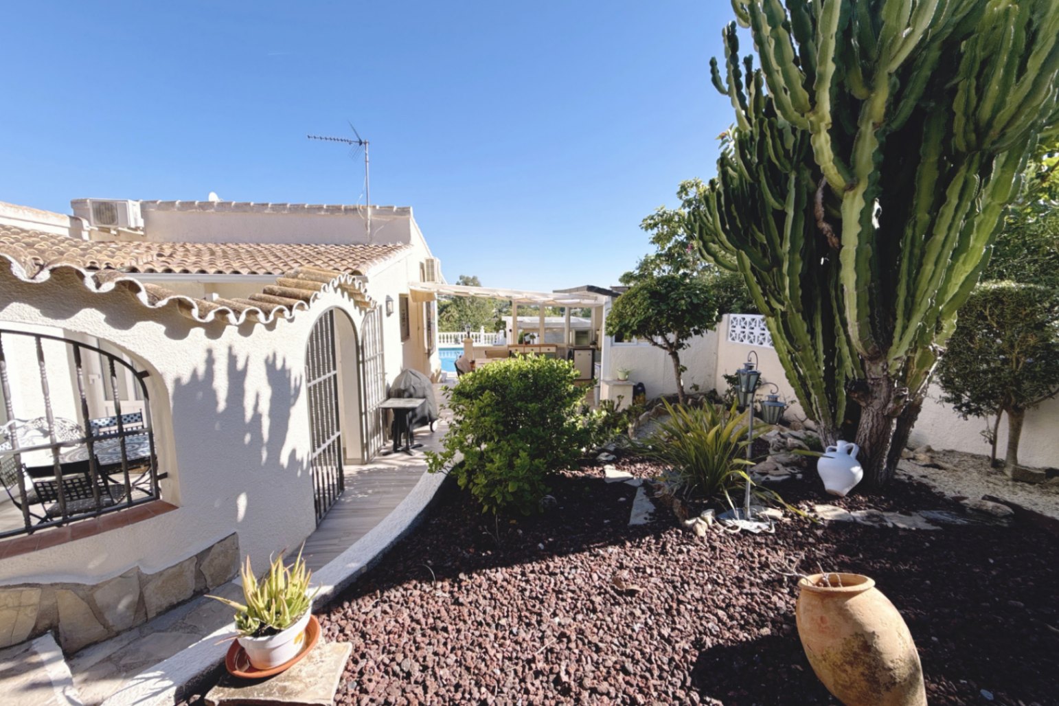 3-Zimmer-Villa in Moraira mit offenem Blick