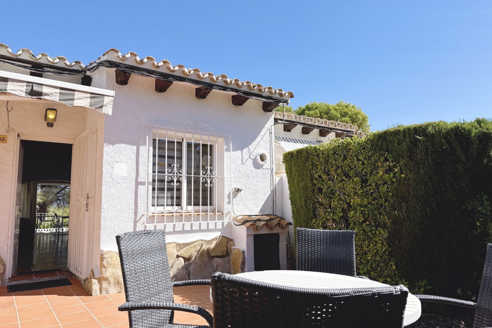 2-Zimmer-Bungalow in Moraira mit Gemeinschaftspool