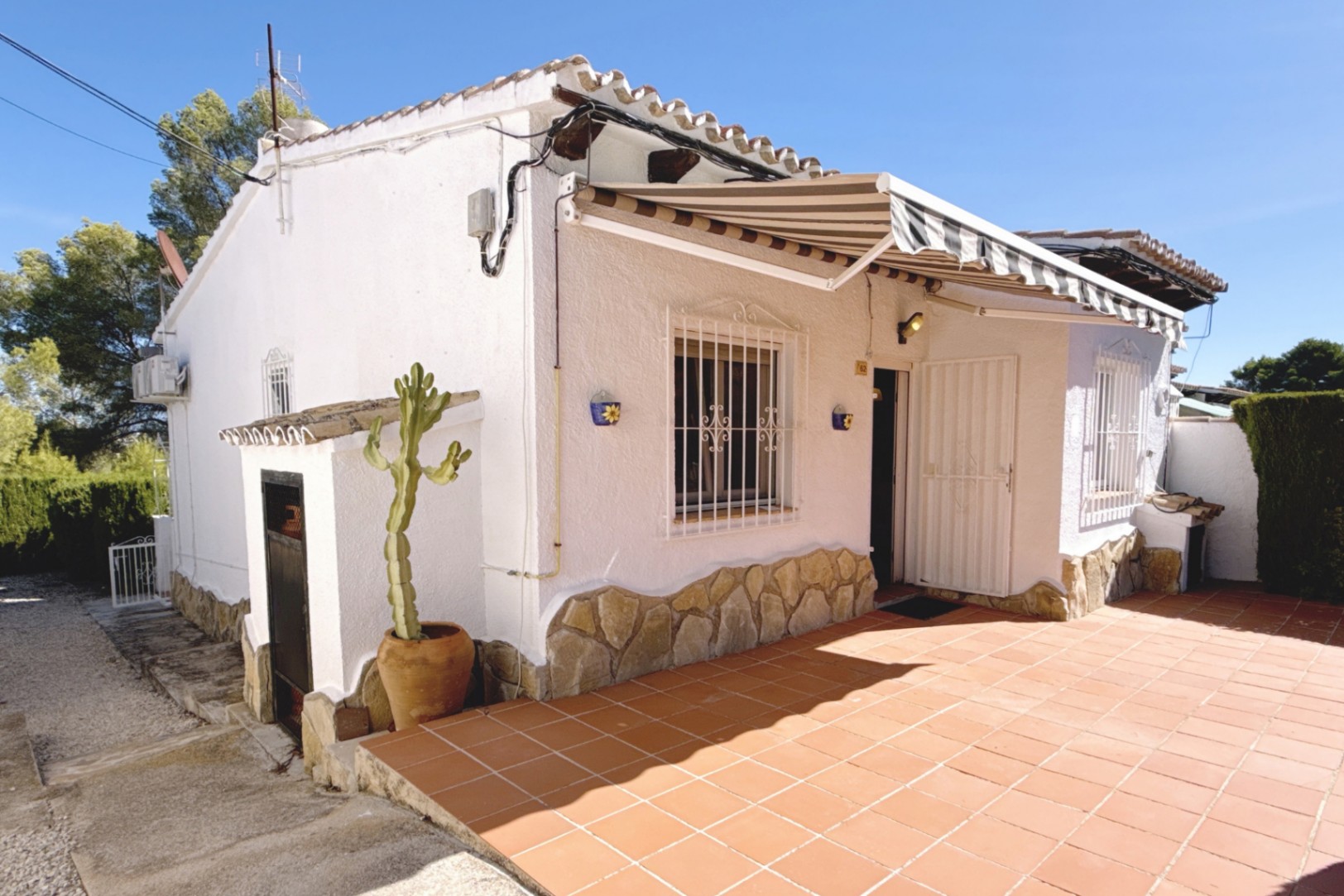 2-Zimmer-Bungalow in Moraira mit Gemeinschaftspool