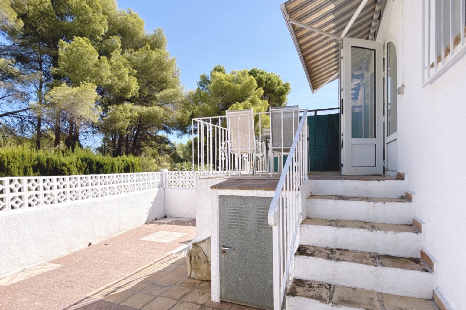 2-Zimmer-Bungalow in Moraira mit Gemeinschaftspool