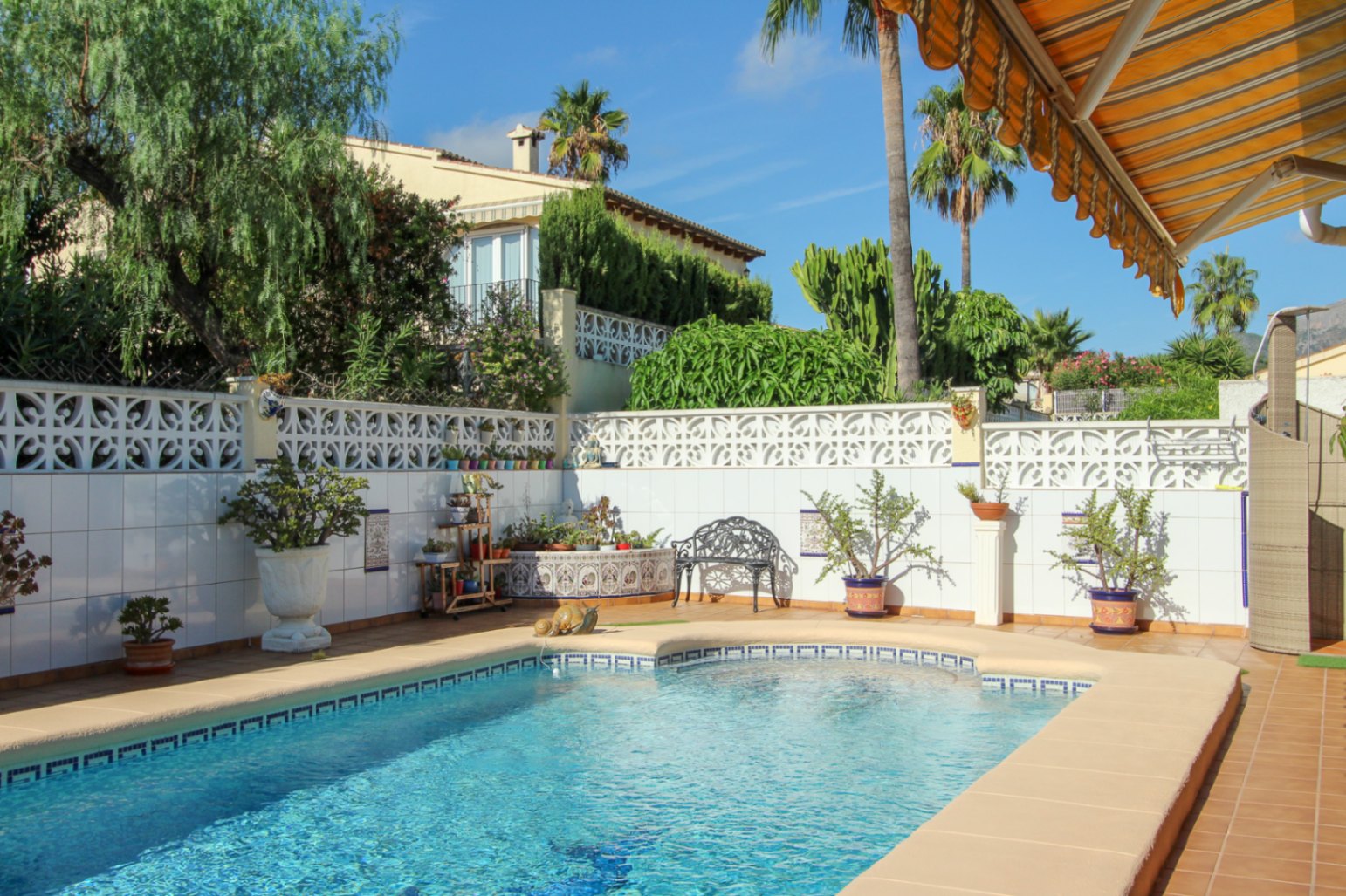 Villa de 4 dormitorios con piscina privada en venta en Orba