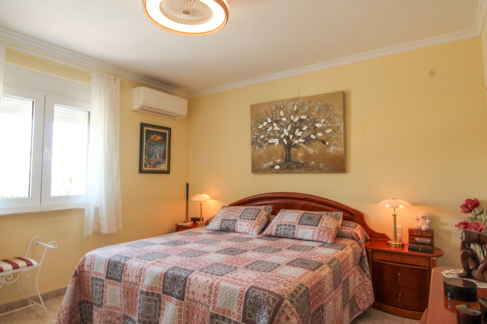 Villa de 4 dormitorios con piscina privada en venta en Orba