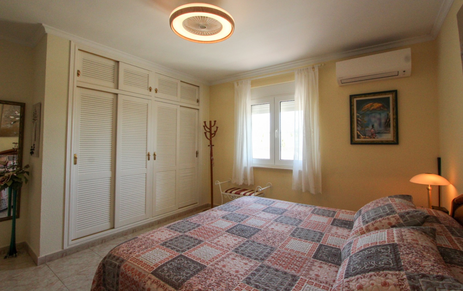 Villa de 4 dormitorios con piscina privada en venta en Orba
