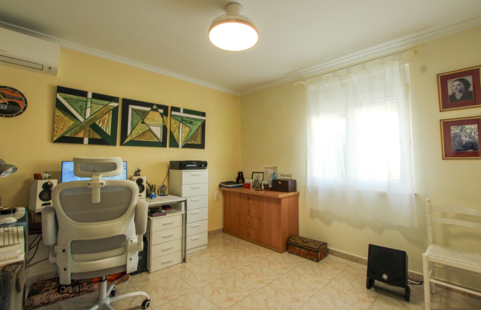 Villa de 4 dormitorios con piscina privada en venta en Orba