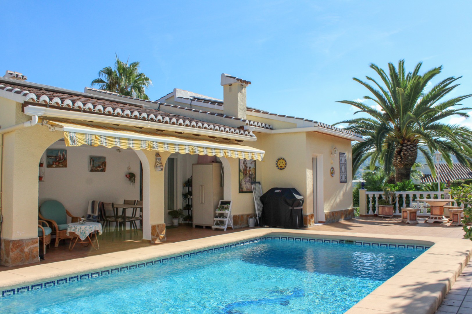 Villa de 4 dormitorios con piscina privada en venta en Orba