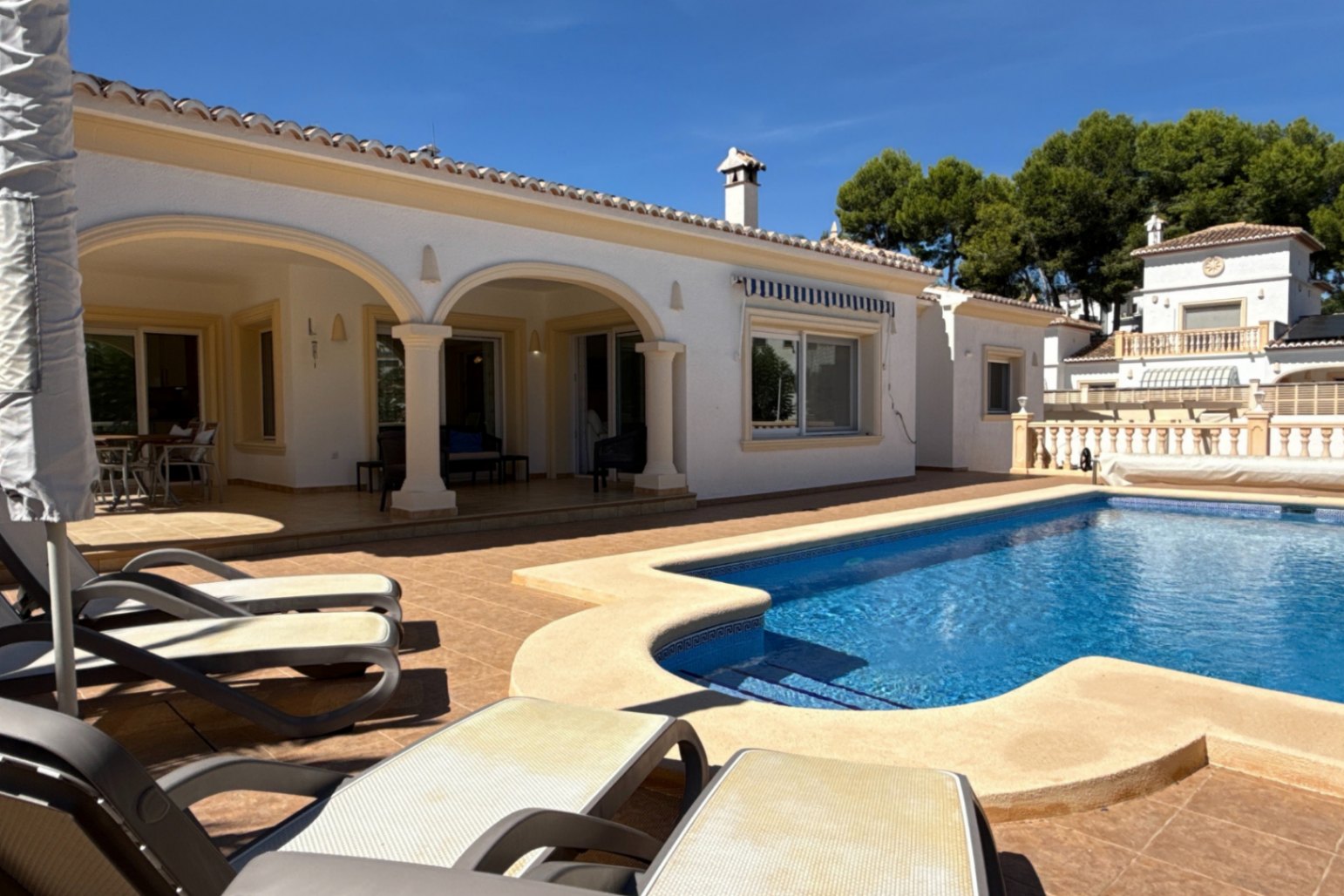 3 Schlafzimmer Villa in Moraira mit beheiztem Pool