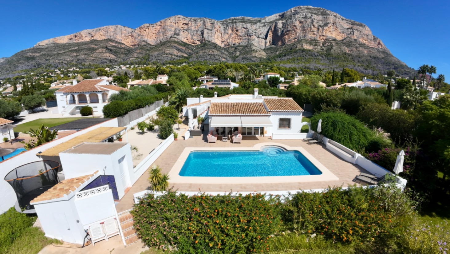 Villa for Sale in Jávea – Montgó
