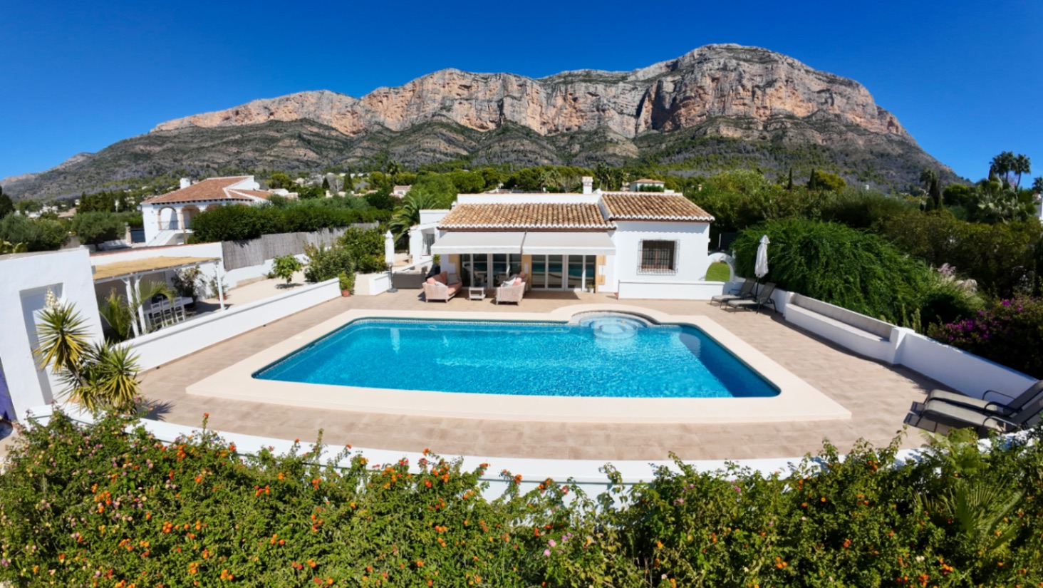 Villa for Sale in Jávea – Montgó