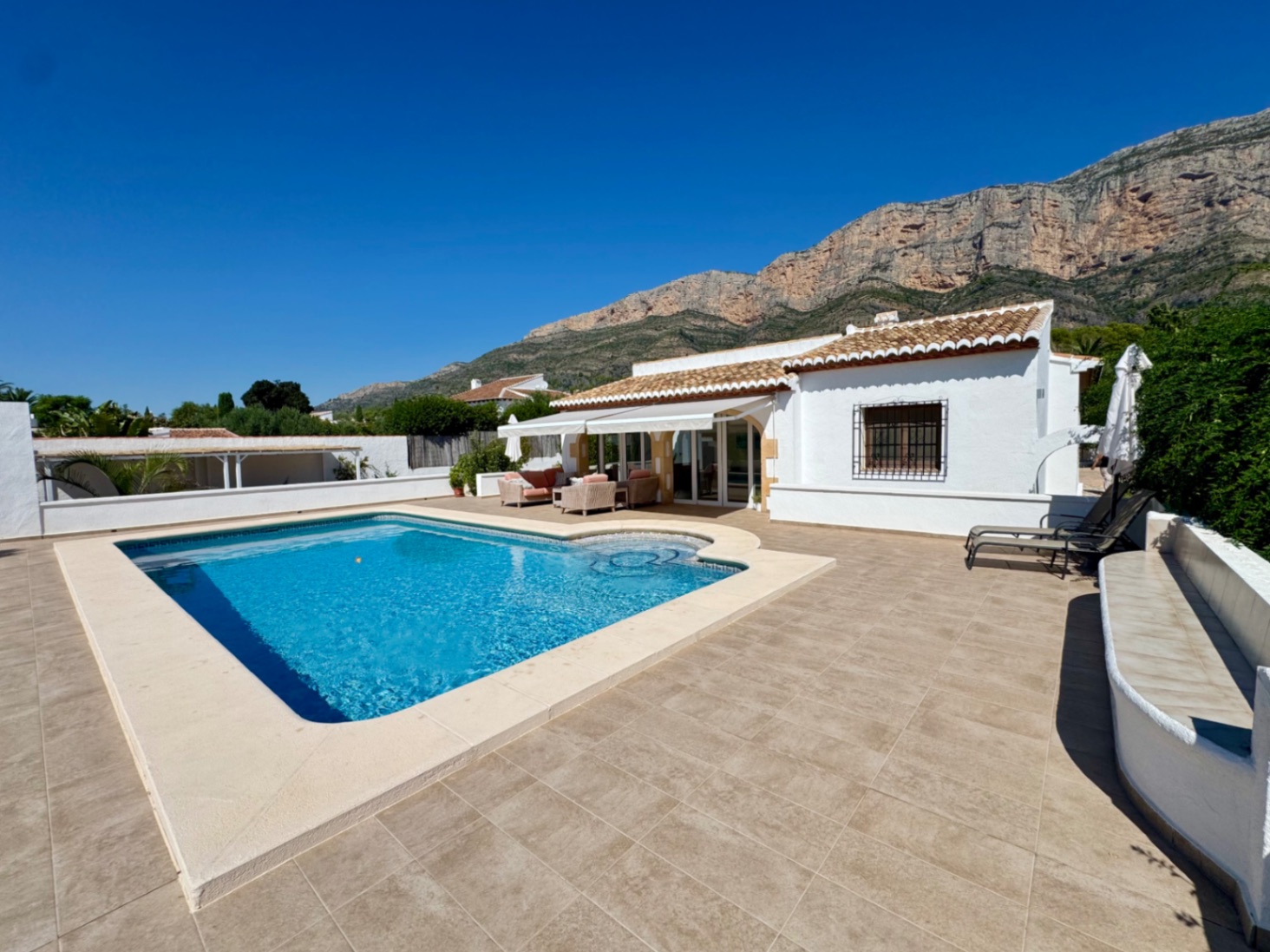 Villa for Sale in Jávea – Montgó