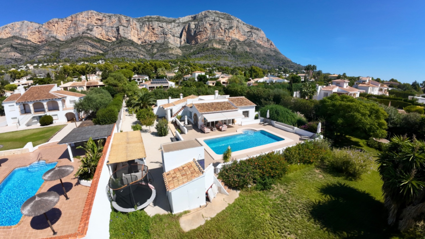 Villa for Sale in Jávea – Montgó