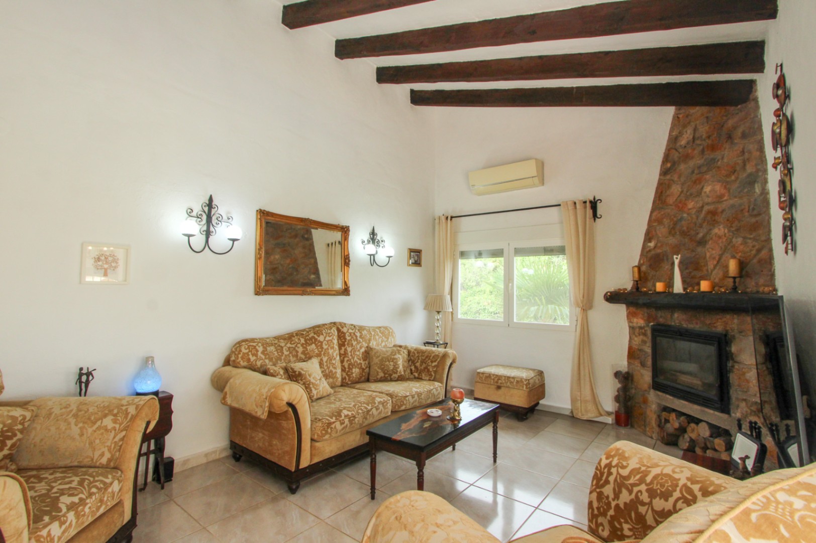Beautiful Villa with Private Pool for Sale in El Aspre, Orba