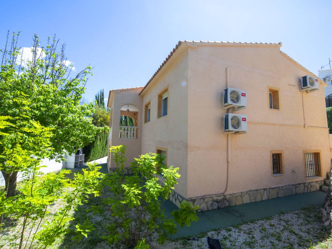 6 Bedroom Detached Villa in Calpe with Private Pool