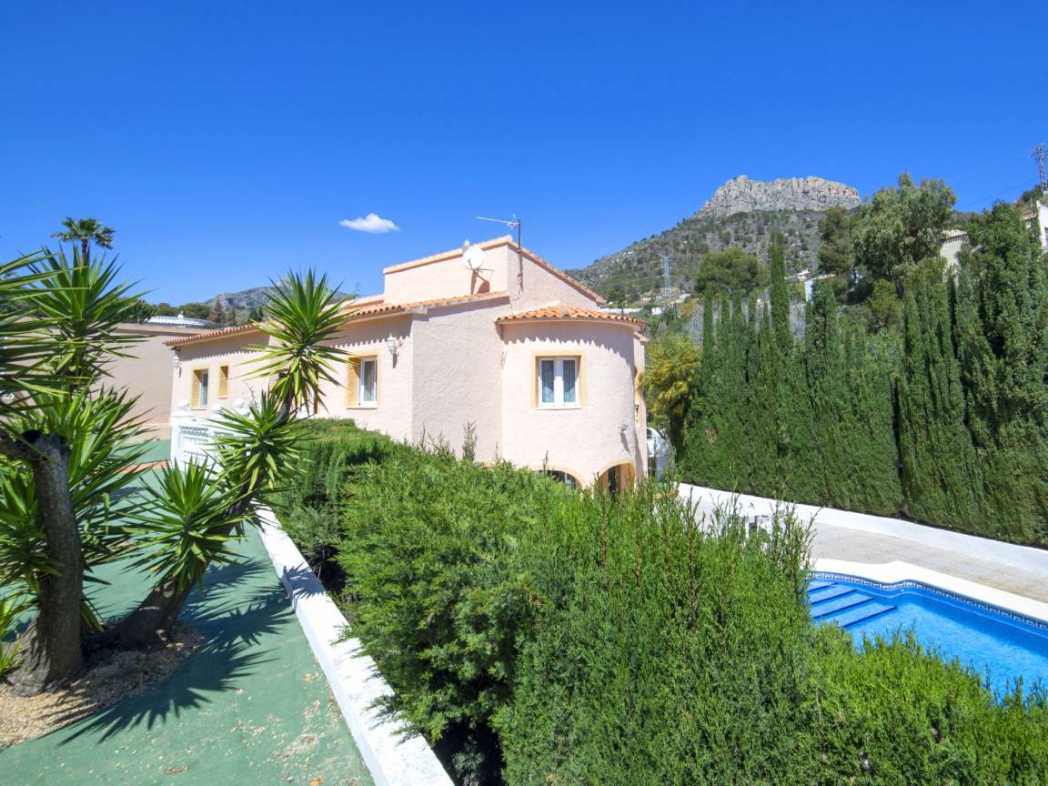 6 Bedroom Detached Villa in Calpe with Private Pool
