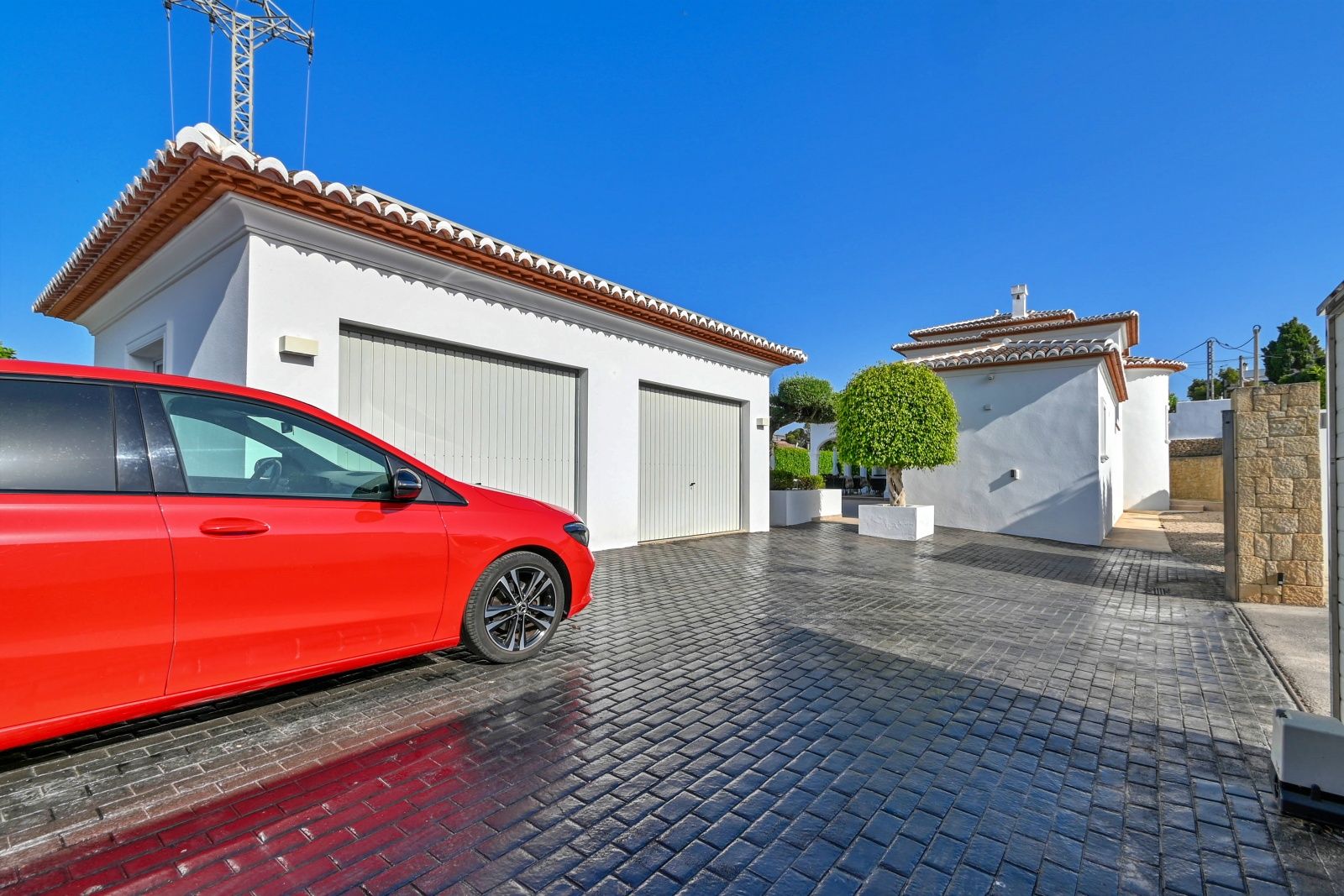 4-Bedroom Villa with Private Pool For Sale in Paichi, Moraira